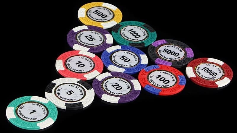 Chip nặng trong Poker thường dao động từ 11.5 - 13.5 gram