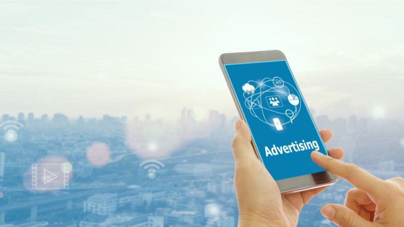Marketing Ads tại FCB8 phụ trách chạy quảng cáo các trang mạng xã hội